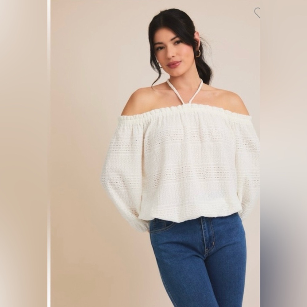 NWT Gilli Off White Textured Off-Shoulder Halter Top Sz M